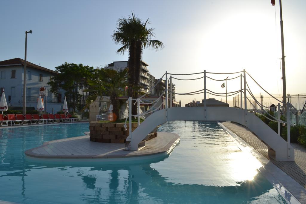 Hotel Nord Est ガビッチェ・マーレ エクステリア 写真